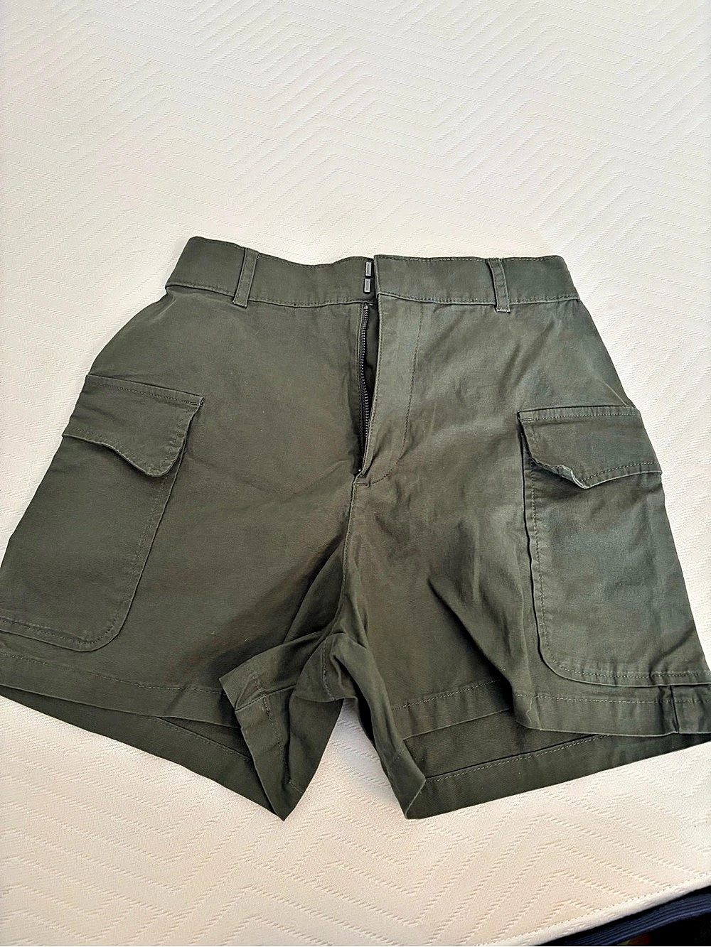 Social Tourist Ultra High Rise Cargo Shorts Cargo Shorts in Green Size XS Like